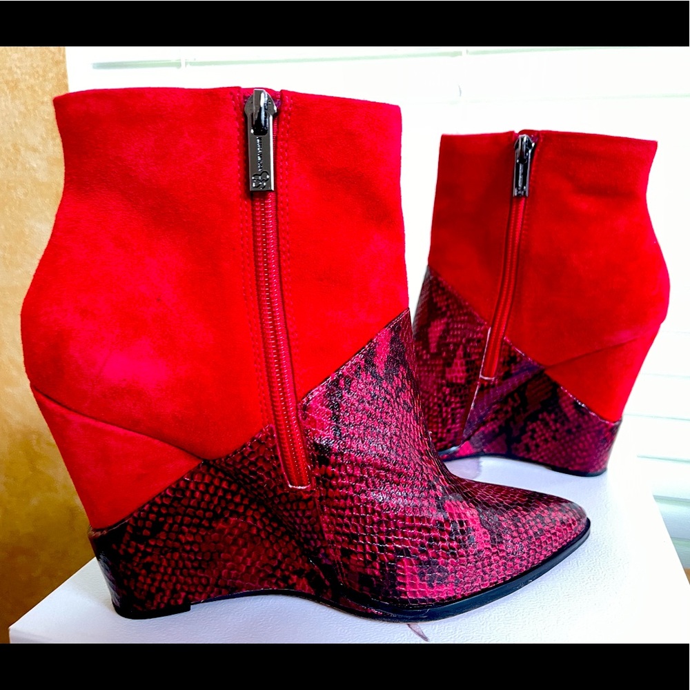 New Jessica Simpson Red Desert Snake Booties